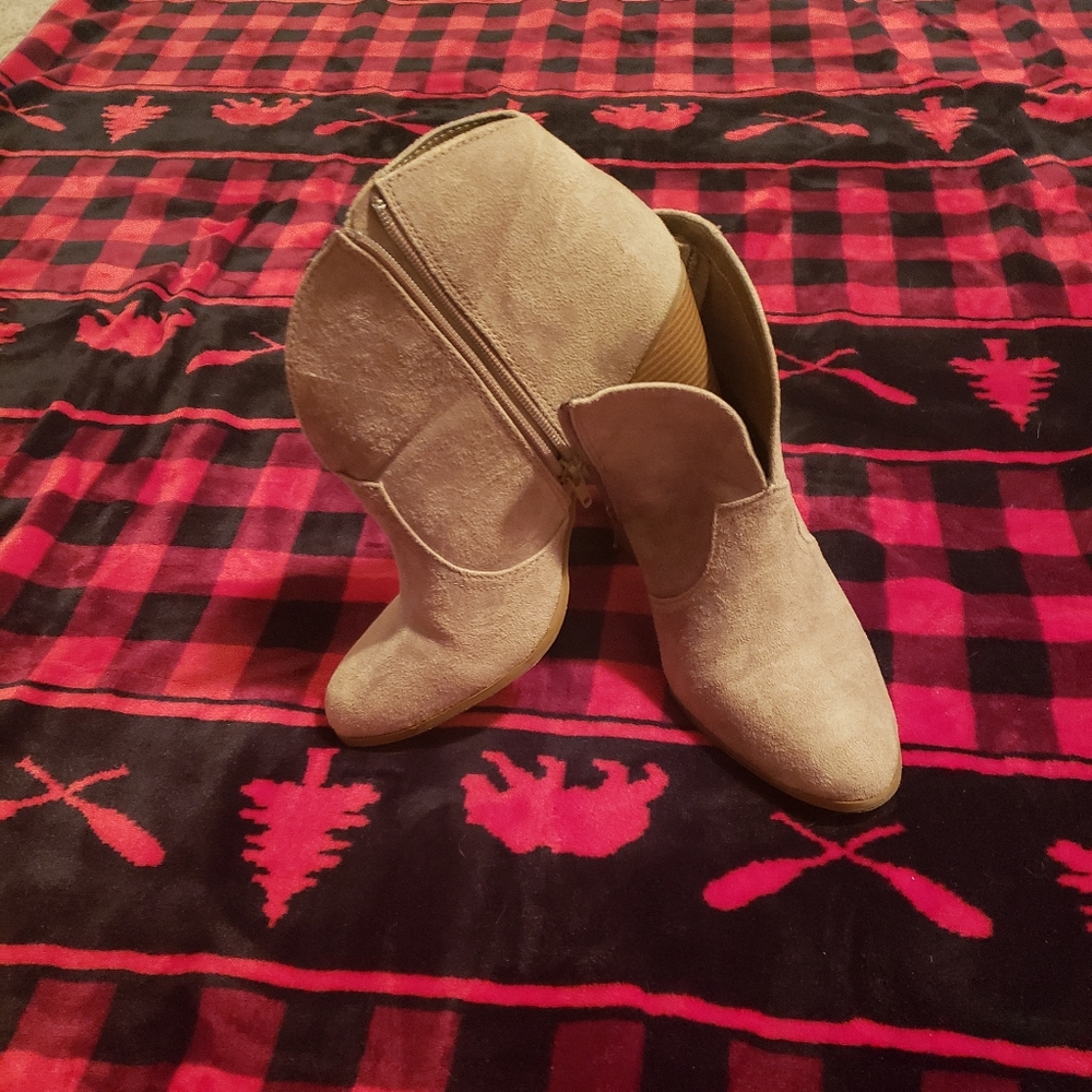 LANE BRYANT- Western Booties